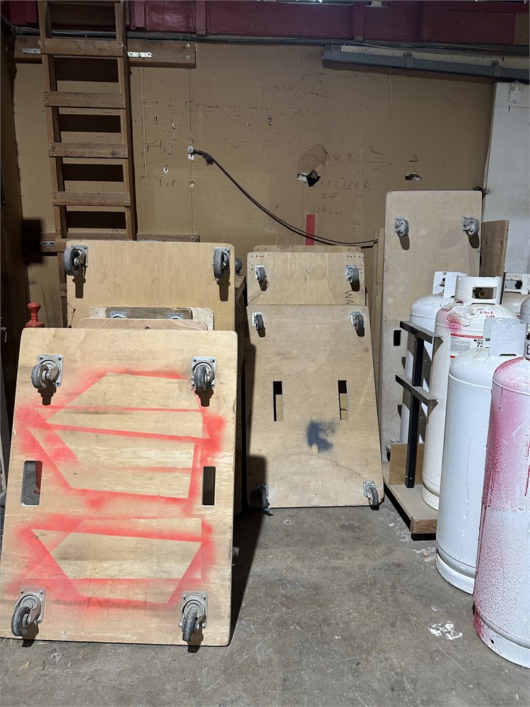 (4) Flad Bed Carts