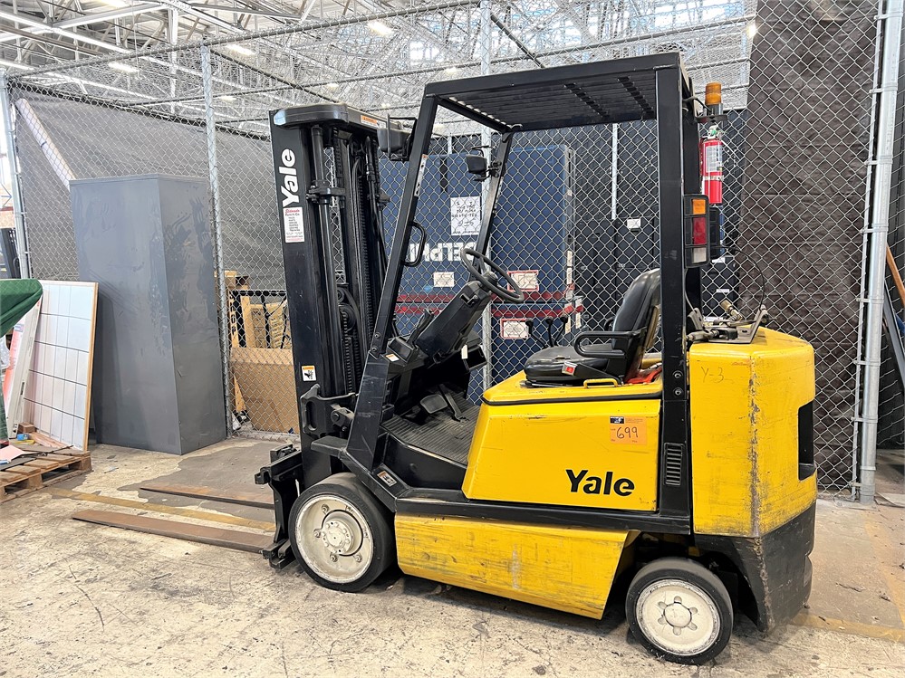 Yale "GLC050" Forklift - LP Gas