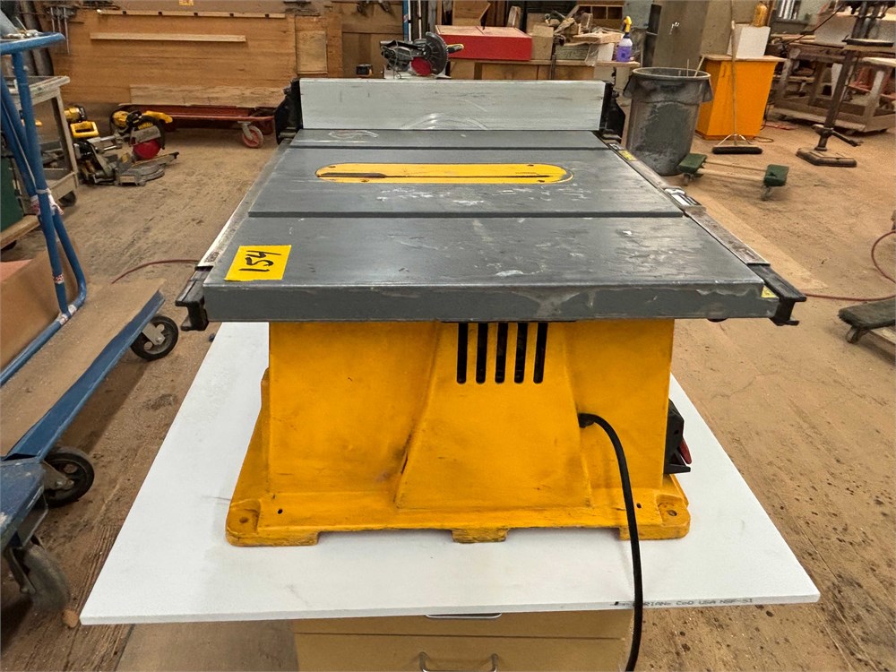 DeWalt DW744 10" Jobsite Table Saw