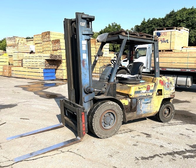 Cat "DP45k1" Pneumatic Forklift, 9000 lb Capacity - Bolton, ON