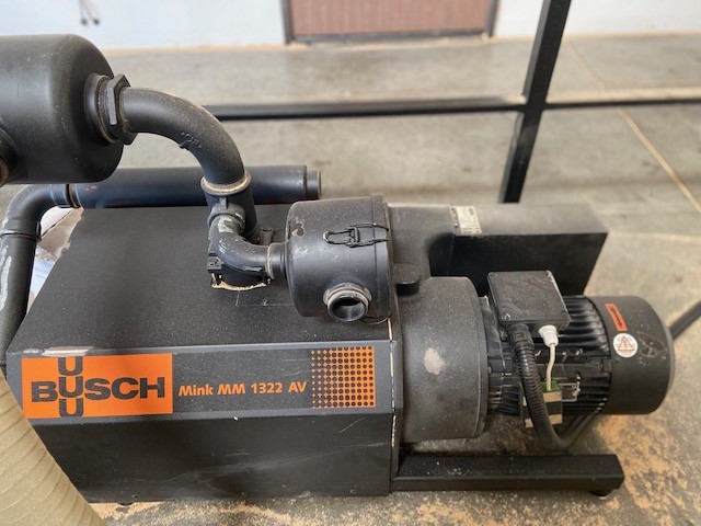 Busch "MM1322 A V08" Vacuum Pump