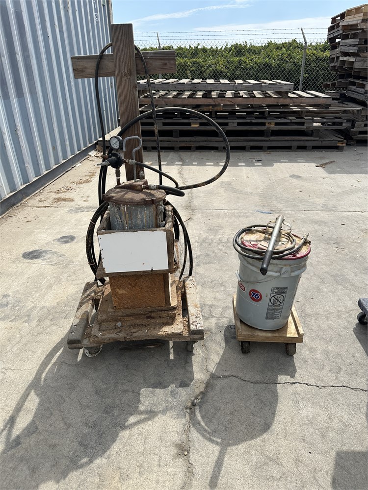 Pressure Pot w/Stand & Multi-Purpose Grease