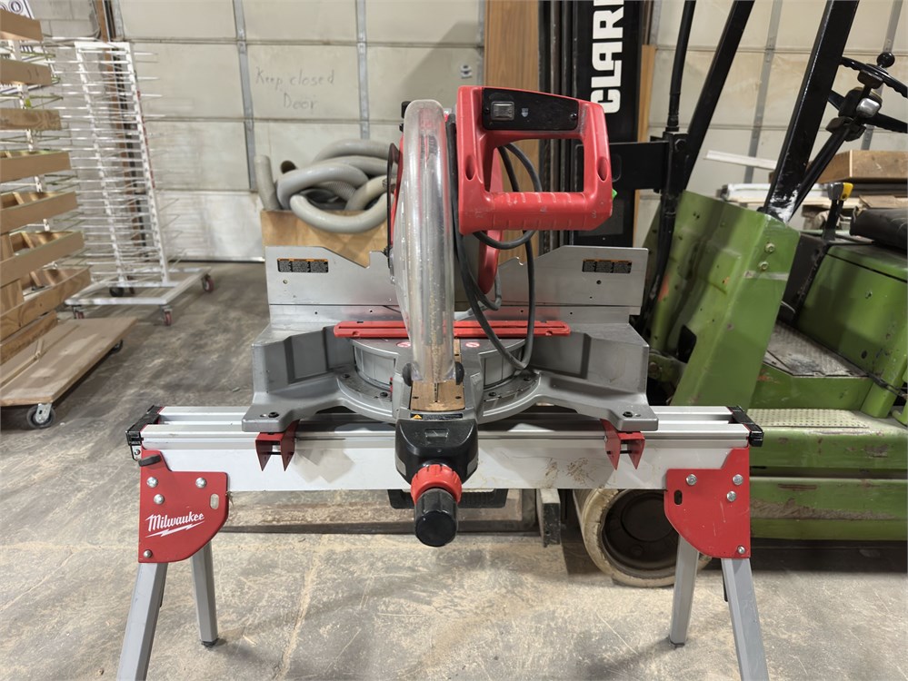 Milwaukee 12" Sliding Compound Mitre Saw with Stand