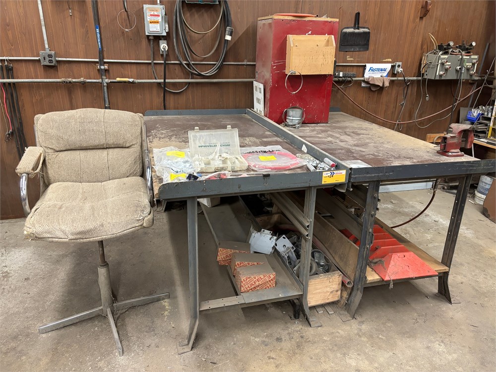 Lot of Tables (Qty2) & Contents as pictures