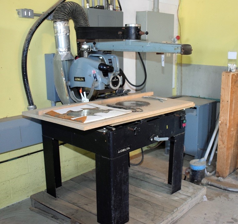 LOT# 026 DELTA 33-413 RADIAL ARM SAW