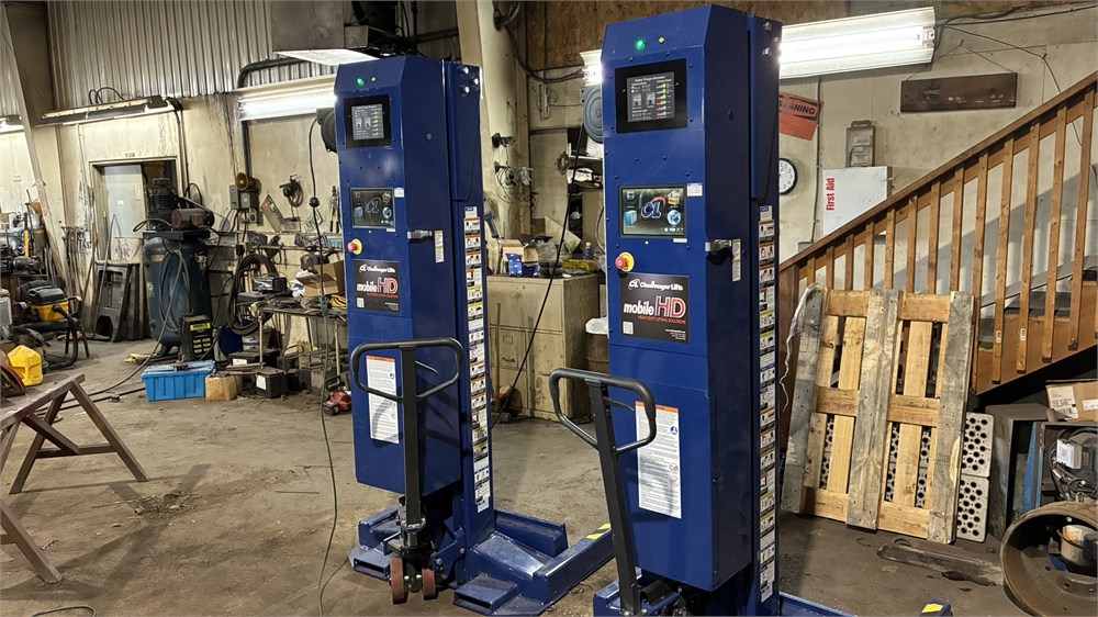 (2) Challenger Lifts "CLHM-190" Heavy-Duty Mobile Column Lift - Bozeman, MT