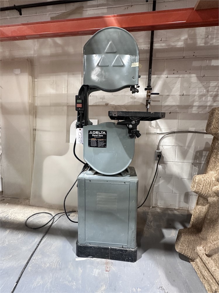 Delta "28-203" Band Saw - Mississauga, ON