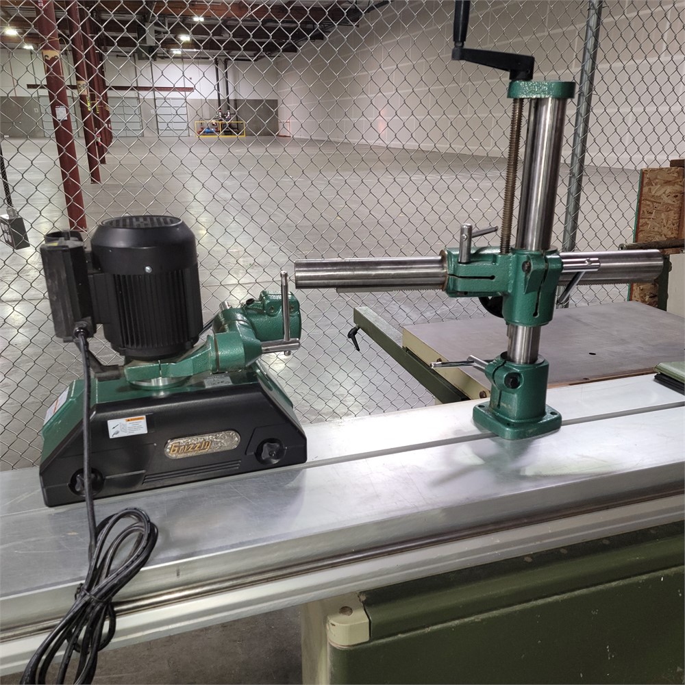 Grizzly "G7873" Powerfeeder with Stand