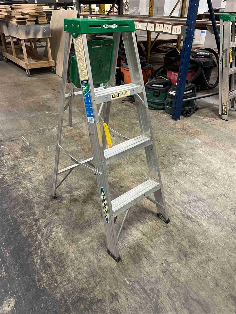 Werner 4' Step Ladder