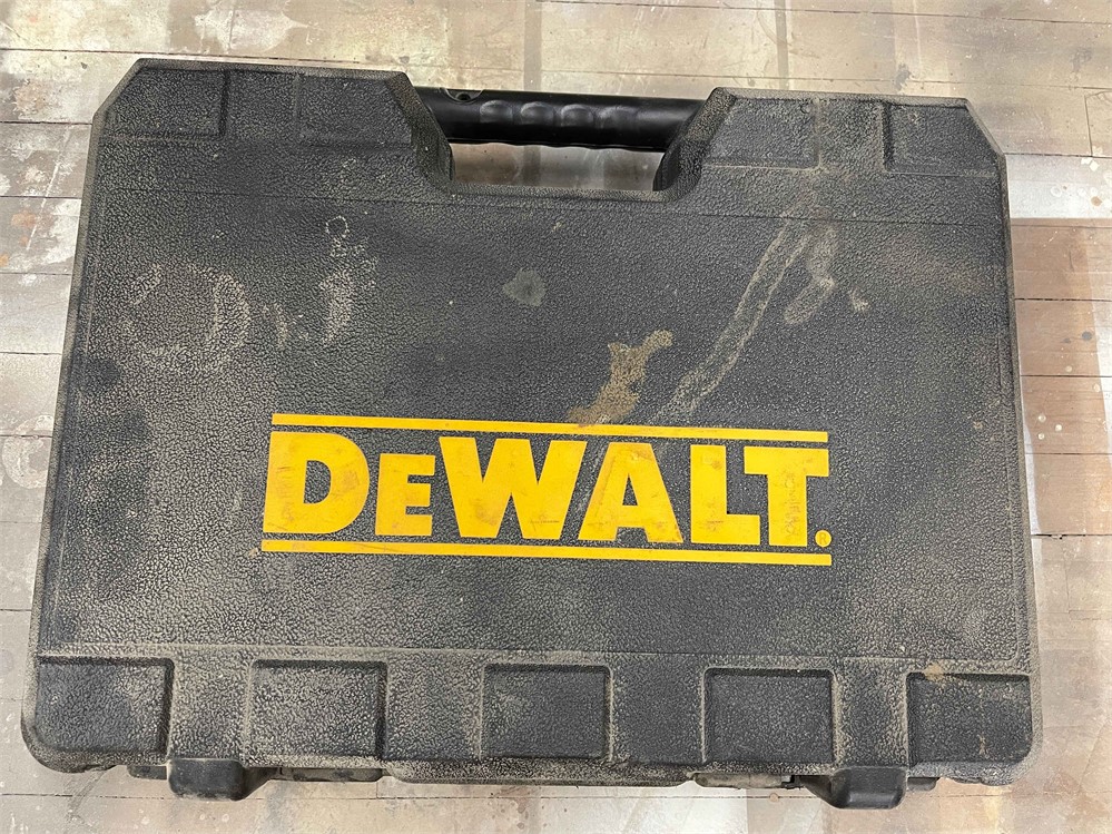 DeWalt "DW660" Cutout Tool with Case