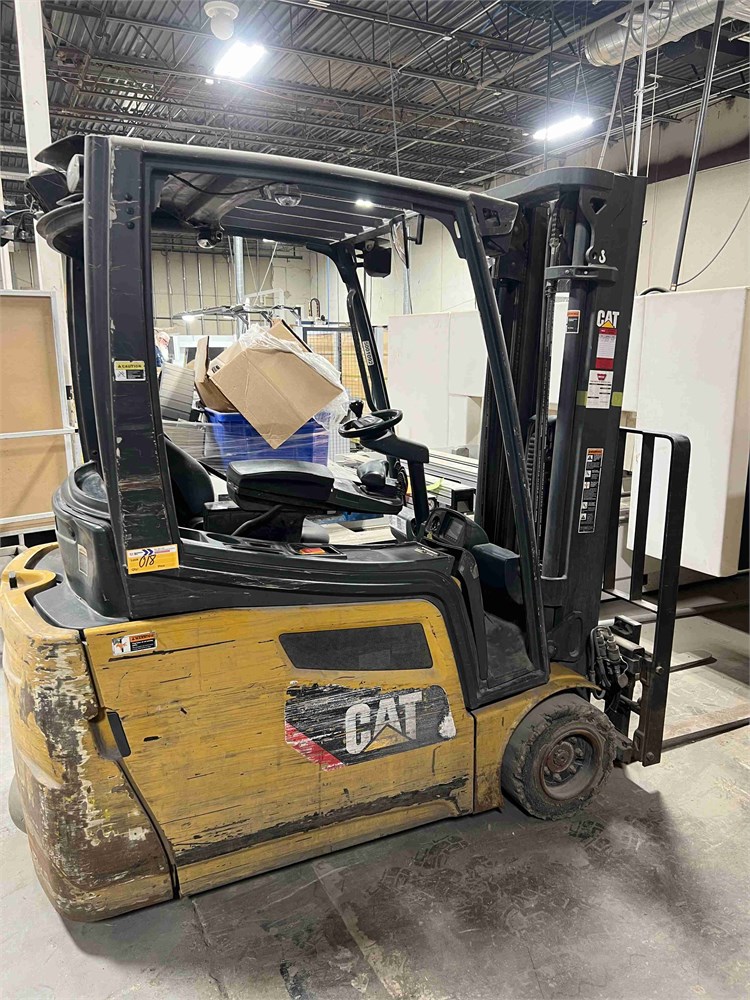 Caterpillar "2ET4000" Electric Forklift