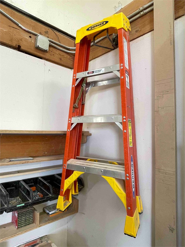 Werner 4' Step Ladder