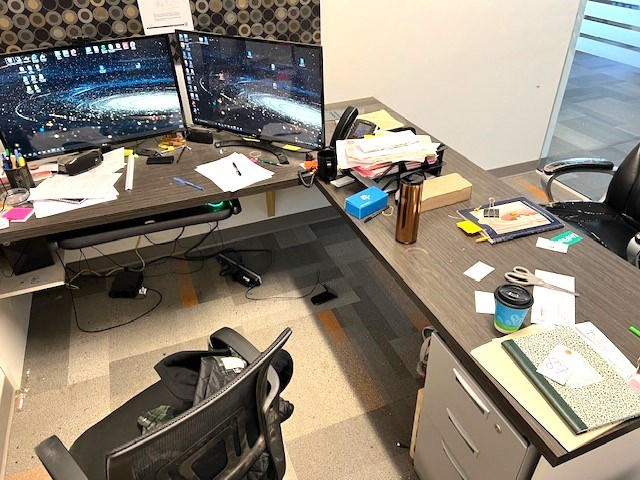 Office Desk & (2) Filing cabinets