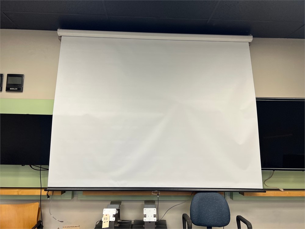 120" Projector Screen - Retractable