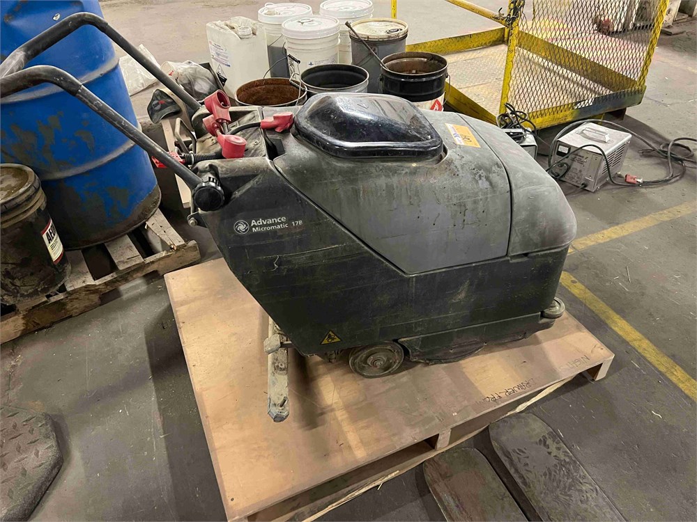 Nilfisk "Micromatic 17B" Floor Cleaner