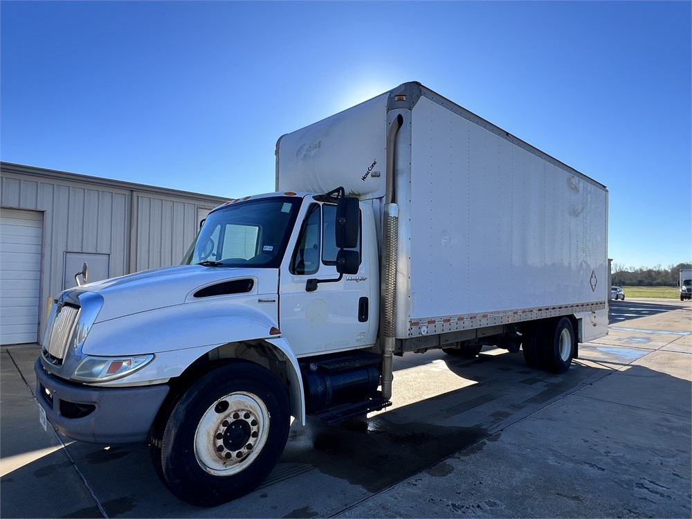 2009 International "Durastar 4300" Box Truck