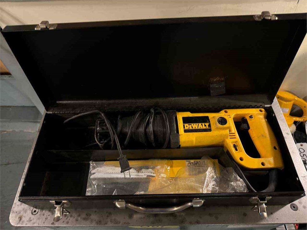 DeWalt "DW304" Reciprocating saw